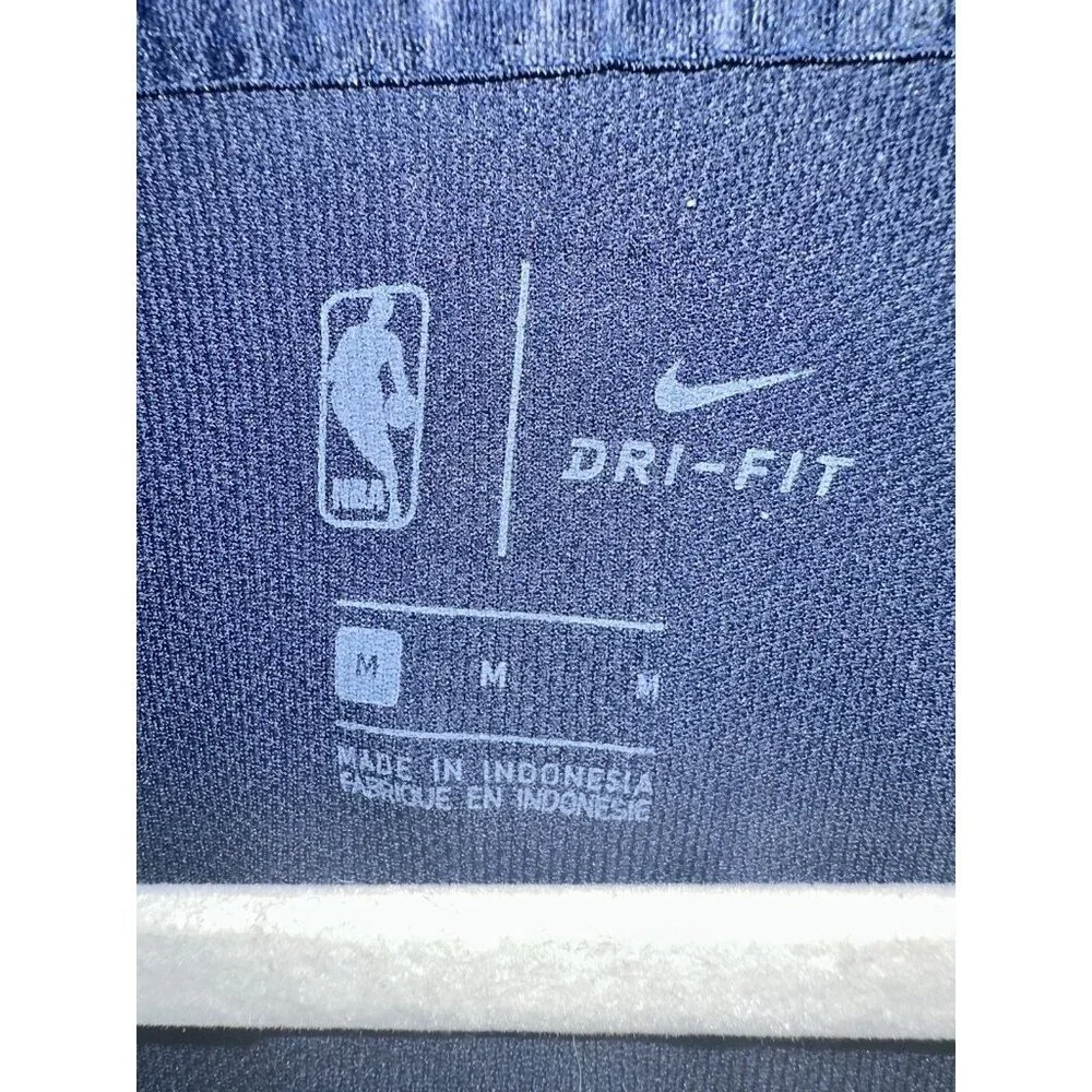 NIKE Dri-fit Memphis Grizzlies Official Men's Staff team Shirt men's Medium‎